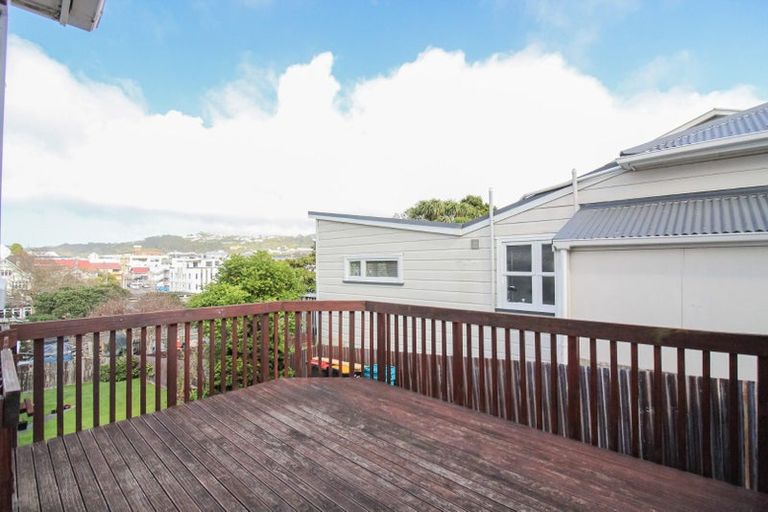 Photo of property in 14 Levy Street, Mount Victoria, Wellington, 6011