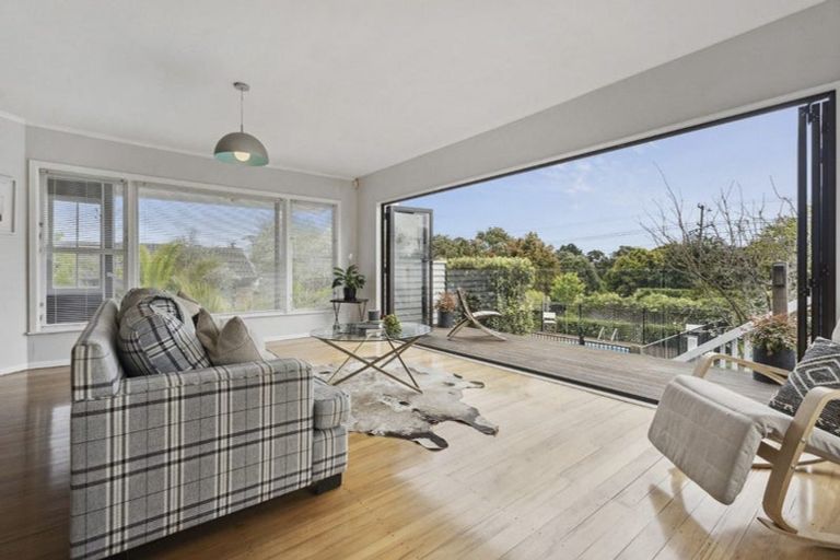 Photo of property in 97 Wallace Road, Mangere Bridge, Auckland, 2022