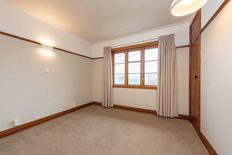 Photo of property in Ionian Flats, 123-125 Brougham Street, Mount Victoria, Wellington, 6011