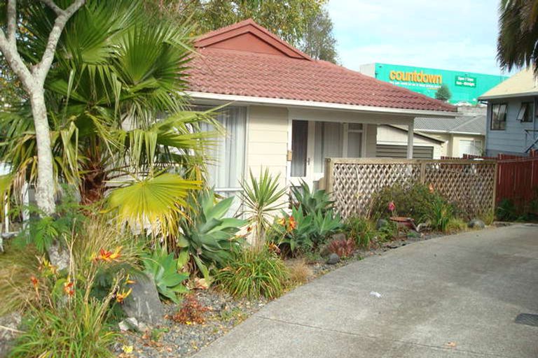 Photo of property in 53 Oreil Avenue, West Harbour, Auckland, 0618