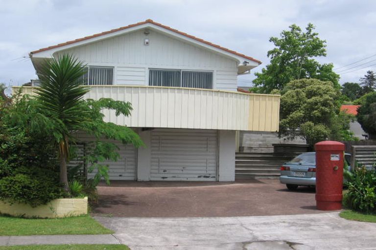 Photo of property in 2 Carmel Avenue, Pakuranga Heights, Auckland, 2010