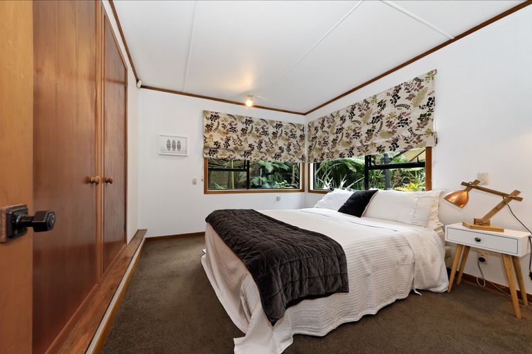 Photo of property in 103 Waima Crescent, Titirangi, Auckland, 0604