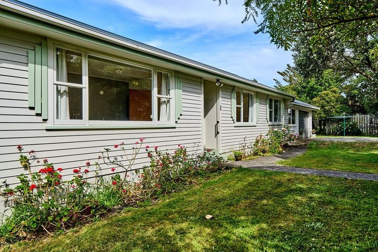 Photo of property in 5a Whitehouse Road, Titahi Bay, Porirua, 5022