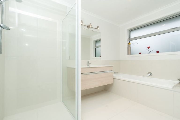 Photo of property in 1 Amokura Crescent, Flagstaff, Hamilton, 3210