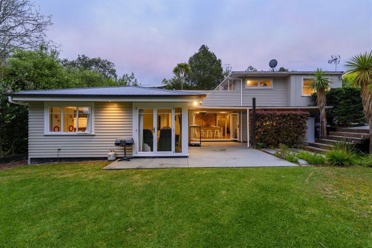 Photo of property in 44 Taupo Street, Green Bay, Auckland, 0604