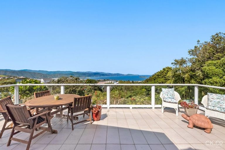 Photo of property in 21 Acacia Avenue, Maungaraki, Lower Hutt, 5010