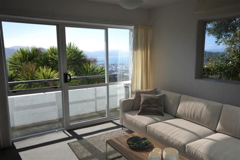 Photo of property in 35 Connaught Terrace, Brooklyn, Wellington, 6021