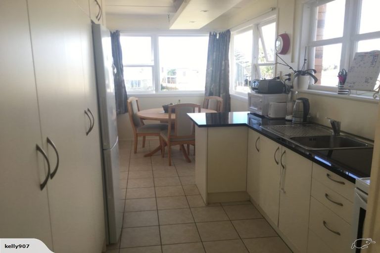 Photo of property in 30 Megan Avenue, Pakuranga Heights, Auckland, 2010