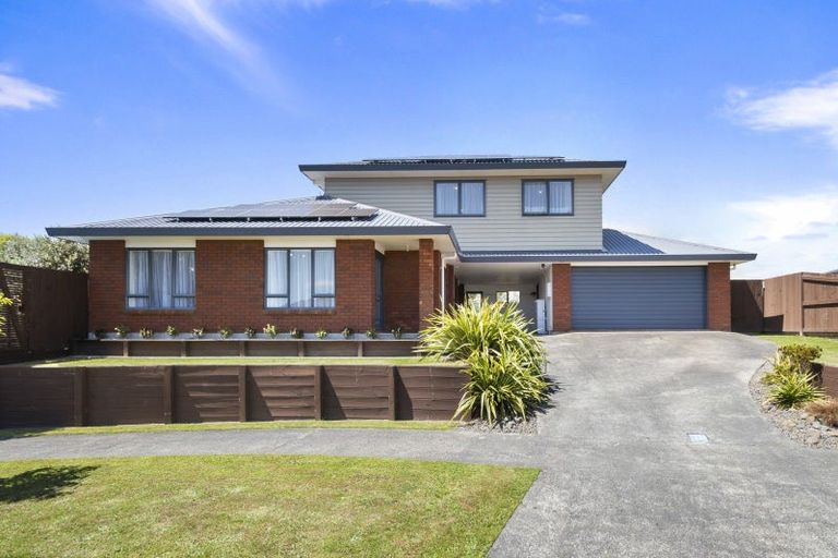 Photo of property in 8 Sunshine Place, Kelvin Grove, Palmerston North, 4414