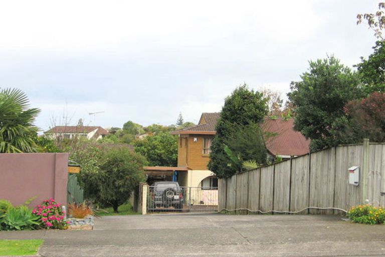 Photo of property in 53 Botany Road, Botany Downs, Auckland, 2010