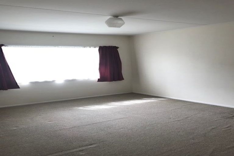 Photo of property in 2/14 Fuller Grove, Woburn, Lower Hutt, 5010
