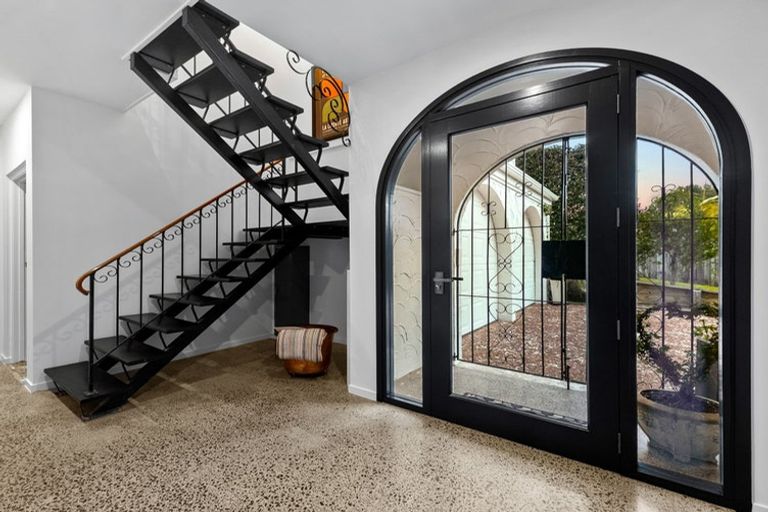 Photo of property in 2/11 Huntly Road, Campbells Bay, Auckland, 0630