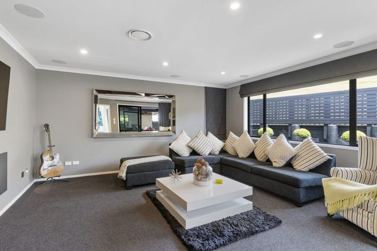 Photo of property in 17 Wautaiti Drive, Riverhead, 0820