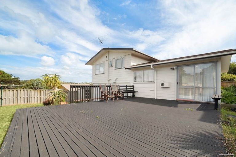 Photo of property in 34 Easton Park Parade, Glenfield, Auckland, 0629