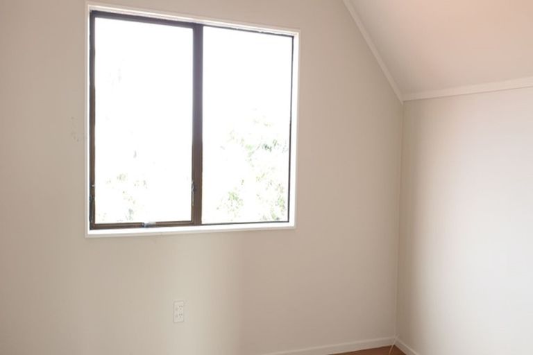 Photo of property in 1/8 Greenstone Place, Clover Park, Auckland, 2019