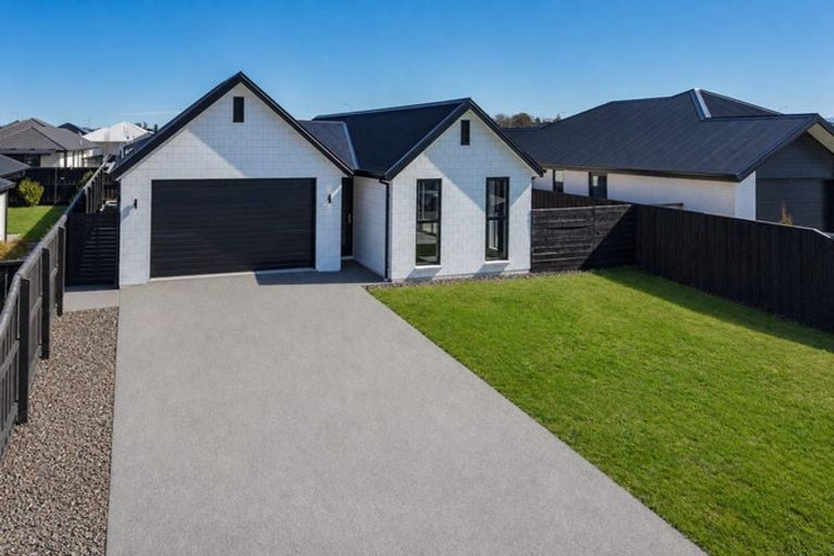 Photo of property in 18 Grimwood Street, Woodend, 7610