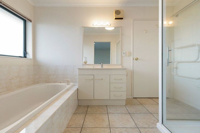 Photo of property in 6 Glenside Rise, Grandview Heights, Hamilton, 3200