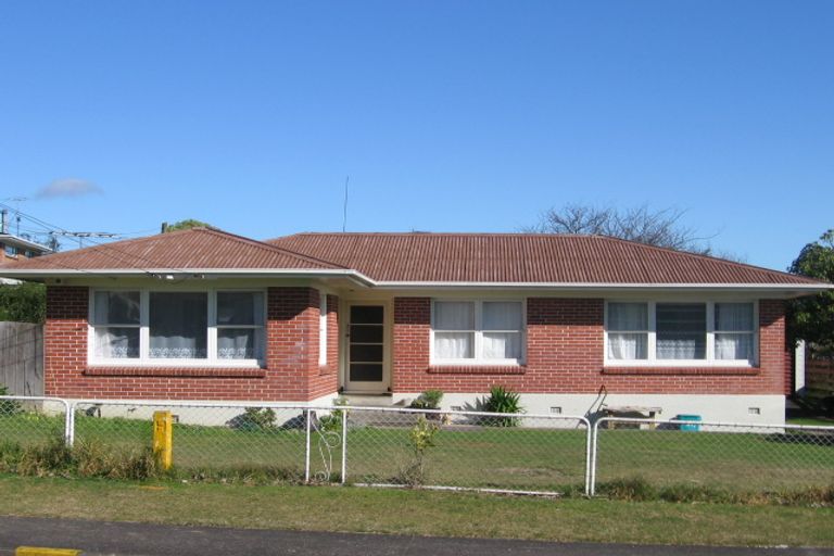 Photo of property in 13 Snell Avenue, Papakura, 2110