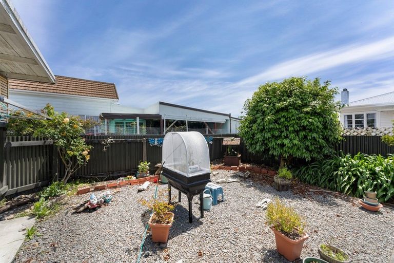 Photo of property in 37 Kent Street, Levin, 5510