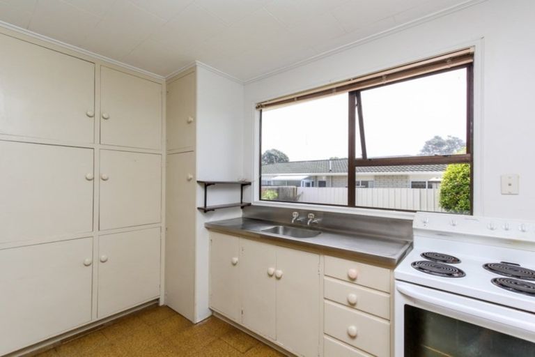 Photo of property in 2/458 Saint Aubyn, Moturoa, New Plymouth, 4310