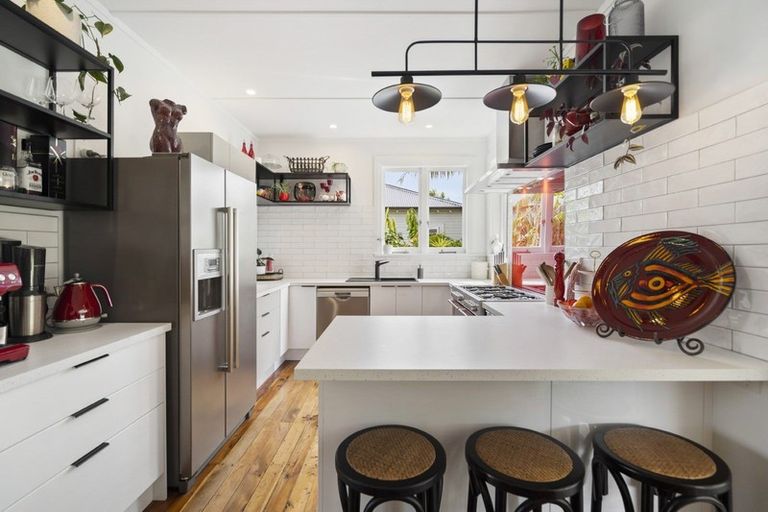 Photo of property in 50a Ngataringa Road, Devonport, Auckland, 0624