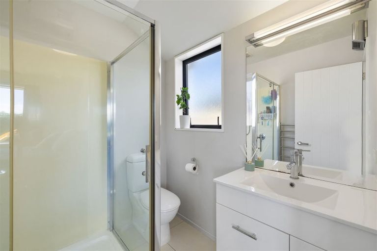 Photo of property in 15f Marlowe Place, Rolleston, 7614