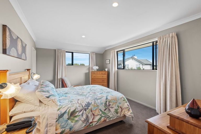 Photo of property in 8 Sandalwood Place, Waimairi Beach, Christchurch, 8083