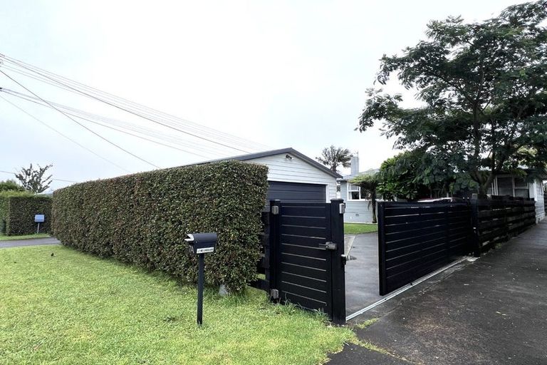 Photo of property in 1/7 Gordon Avenue, Forrest Hill, Auckland, 0620