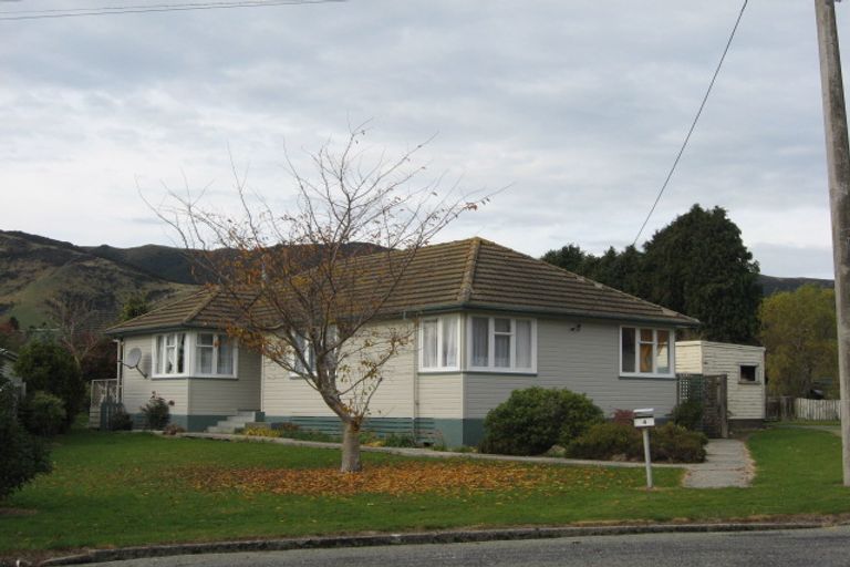 Photo of property in 4 Cumberland Place, Tapanui, 9522