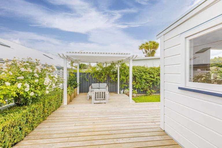 Photo of property in 59 Ferry Road, Clive, 4102