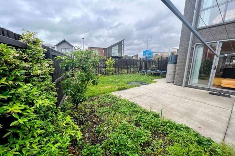 Photo of property in 12 Te Rito Road, Hobsonville, Auckland, 0616