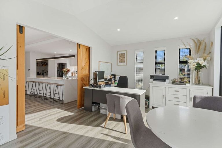 Photo of property in 8 Whitburn Avenue, Halswell, Christchurch, 8025