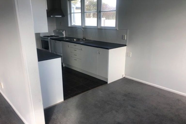 Photo of property in 5 Holly Grove, Maungaraki, Lower Hutt, 5010