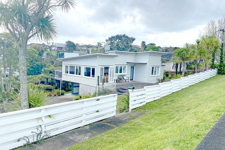 Photo of property in 986 Beach Road, Torbay, Auckland, 0630