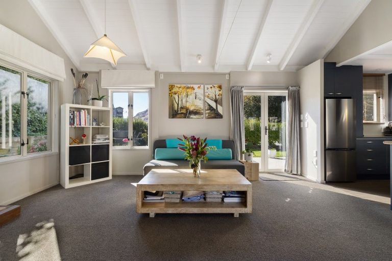Photo of property in 18 Copper Beech Avenue, Frankton, Queenstown, 9300
