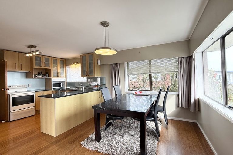 Photo of property in 2/19 Ciprian Place, Henderson, Auckland, 0612