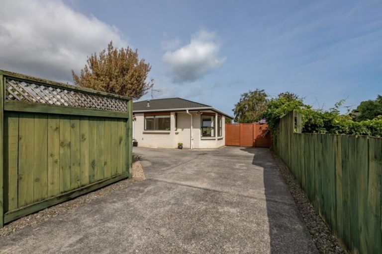 Photo of property in 52a Parata Street, Waikanae, 5036