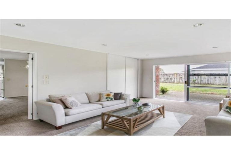 Photo of property in 2 Glenross Drive, Wattle Downs, Auckland, 2103