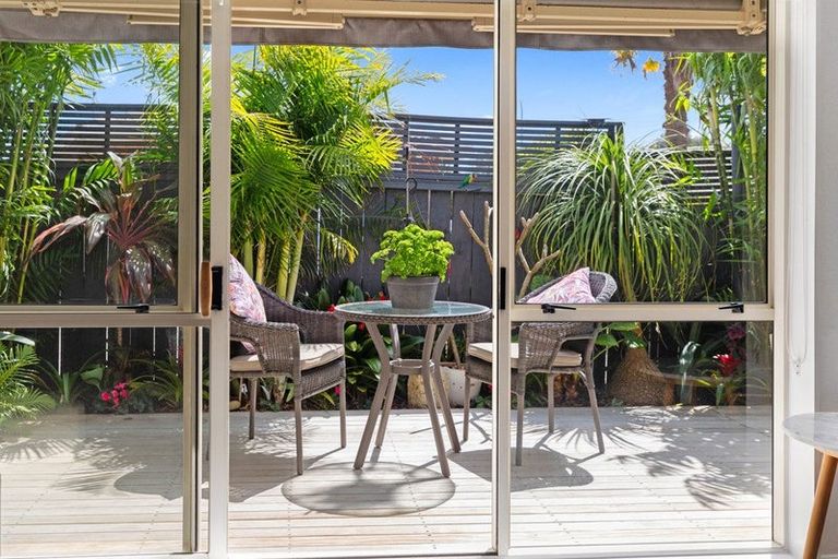 Photo of property in 4 Palm Court, Mount Maunganui, 3116