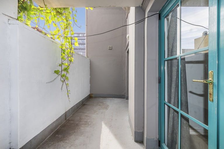 Photo of property in 22/60 Courtenay Place, Te Aro, Wellington, 6011