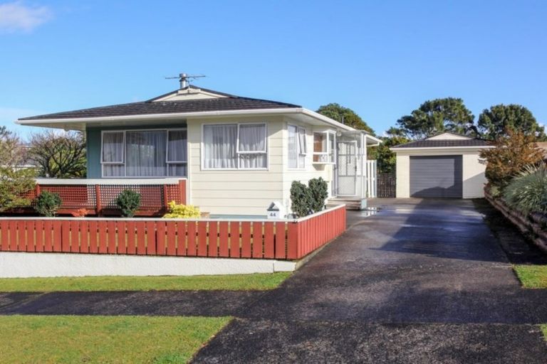 Photo of property in 44 Penrith Street, Westown, New Plymouth, 4310