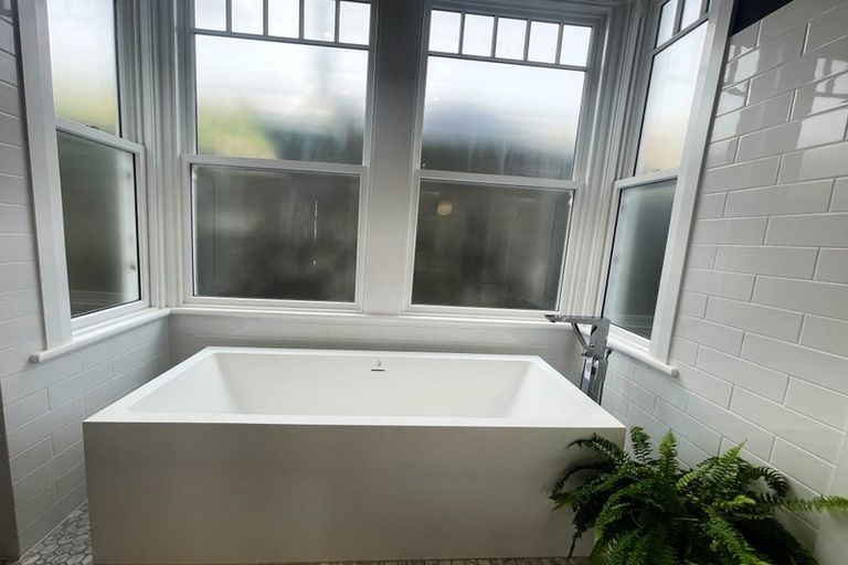 Photo of property in 22 Plunket Street, Kelburn, Wellington, 6012