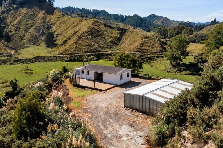 Photo of property in 1530 Mokau Road, Uruti, Urenui, 4379