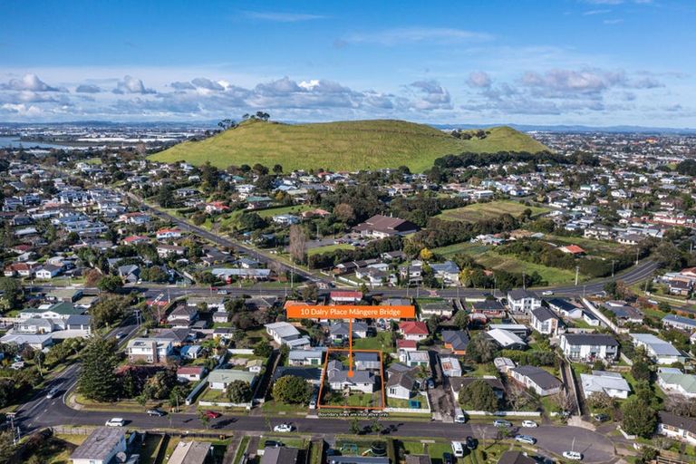 Photo of property in 10 Dalry Place, Mangere Bridge, Auckland, 2022
