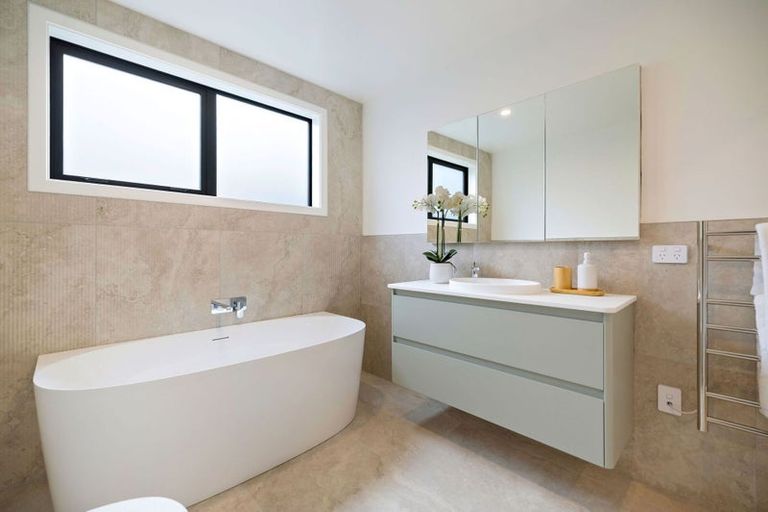 Photo of property in 5 Rowe Drive, Jacks Point, 9371