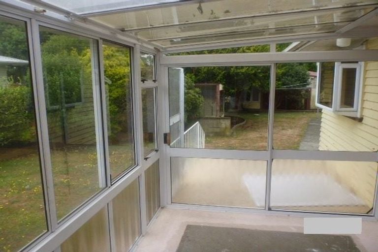 Photo of property in 4 Busing Avenue, Papakura, 2110