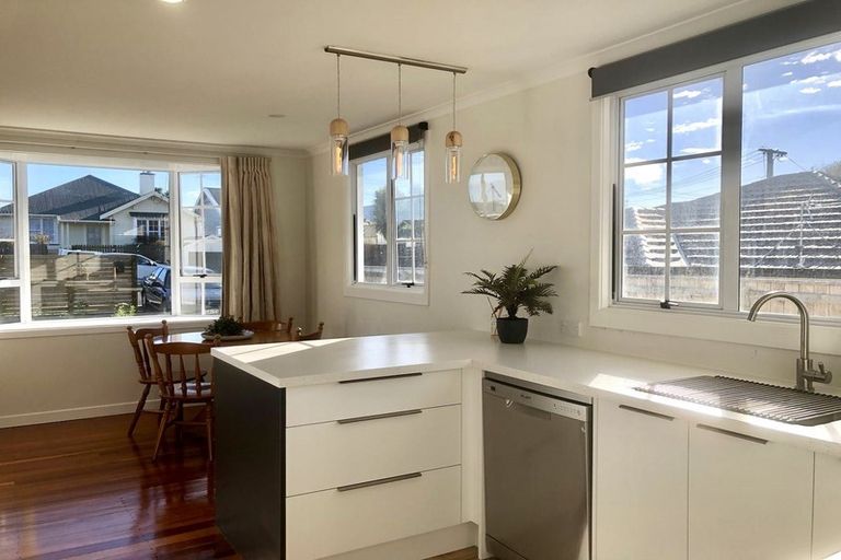 Photo of property in 83 Lorna Street, Lynmouth, New Plymouth, 4310