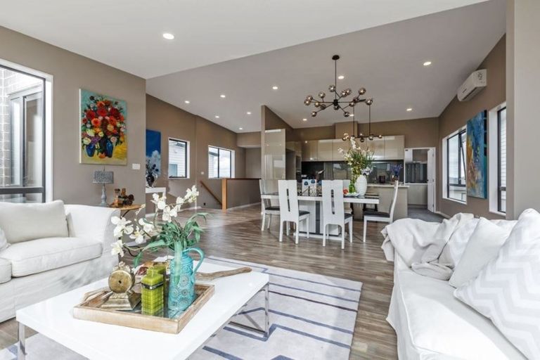 Photo of property in 29 Ascension Crescent, Orewa, 0931