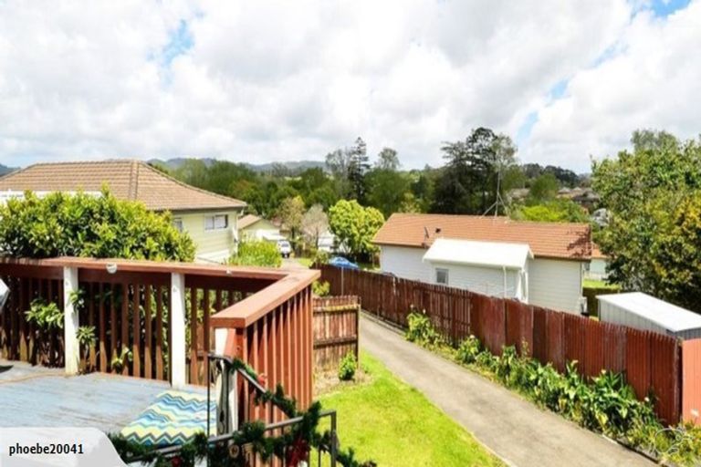 Photo of property in 1/5 Borich Road, Sunnyvale, Auckland, 0612