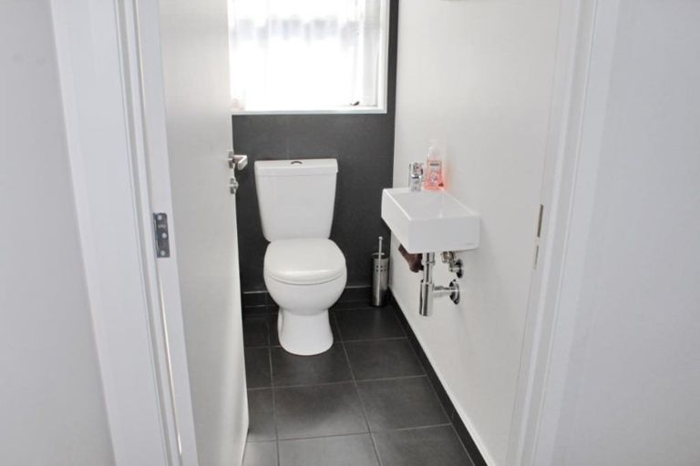 Photo of property in 1 Millbrook Place, Ashhurst, 4810